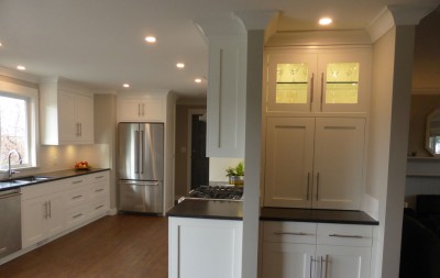 white shaker kitchen cabinets