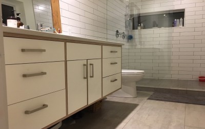 mid-century modern bathroom
